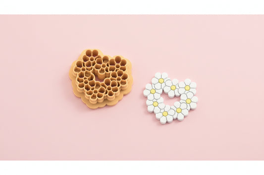 VDAY'26 - 20.  Daisy Chain Heart Detail Cutter